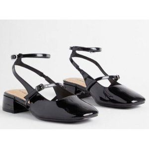 TORRID NIB 8WW Black Man-Made Patent Strappy Closed Toe Mico-Heel Slingbacks